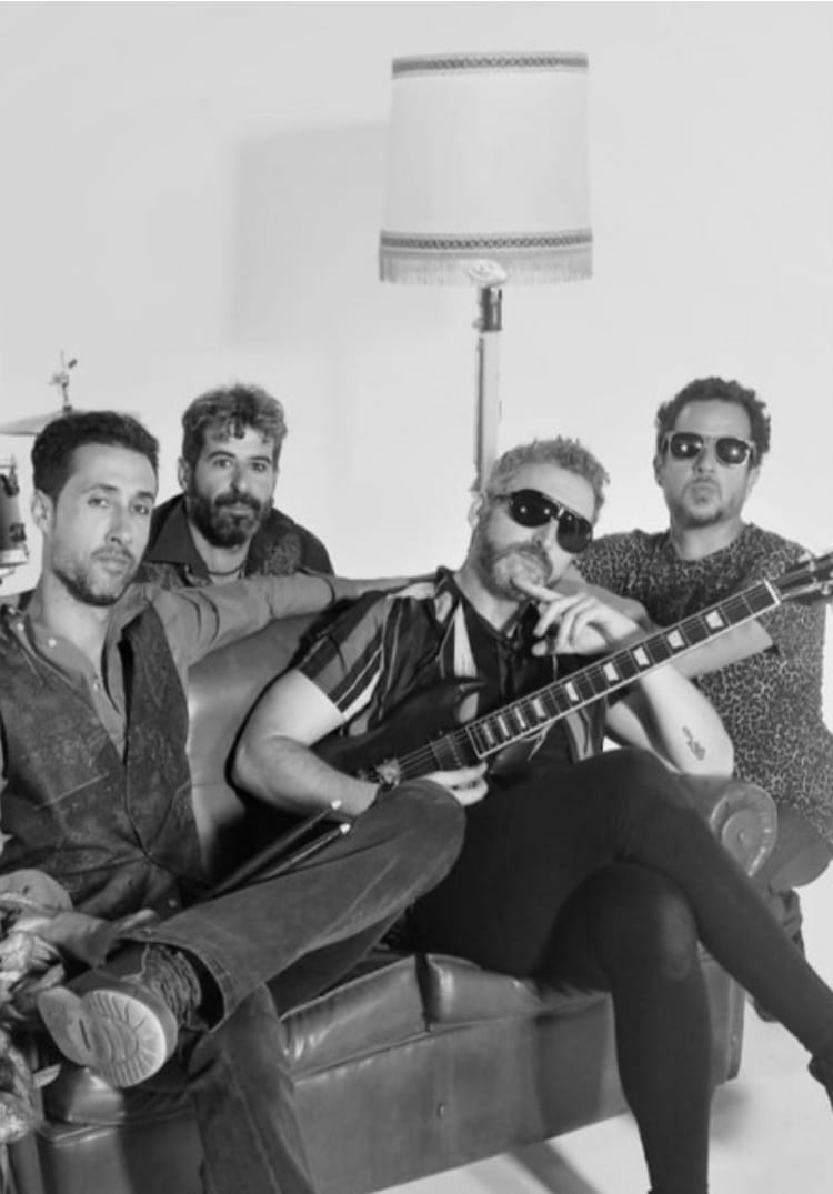 Invisibles estrena «Codo con codo», primer adelanto de su próximo EP ‘Algoritmos’